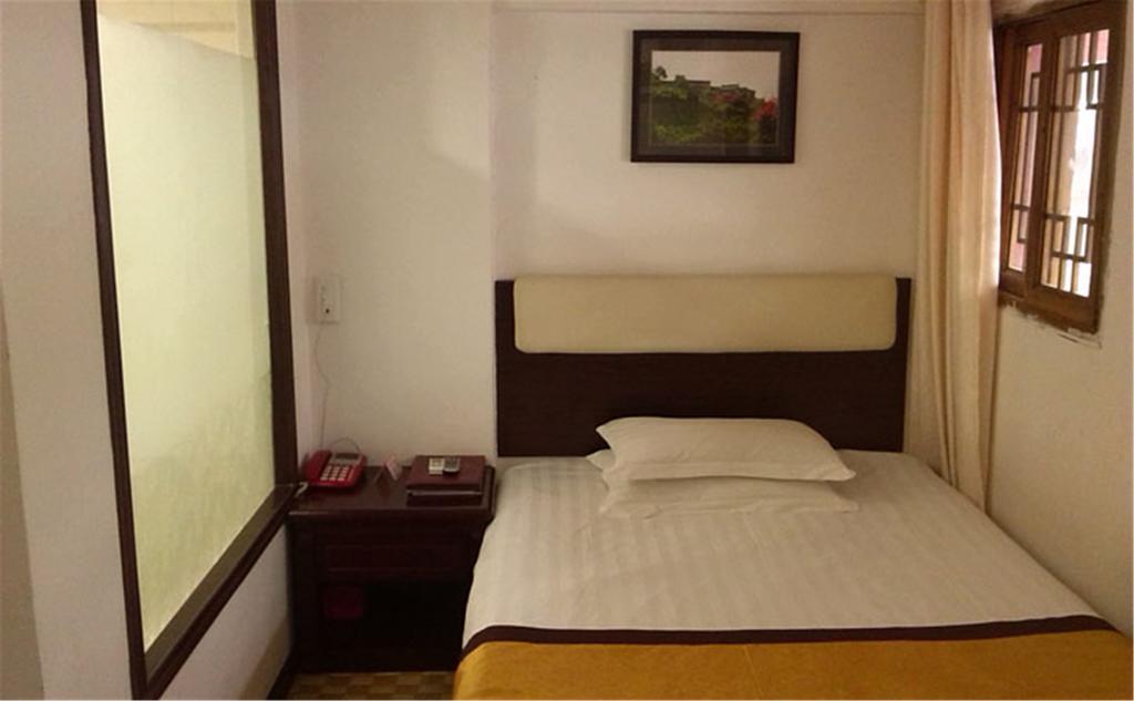 Wudangshan Yinjie Holiday Hotel Danjiangkou 部屋 写真
